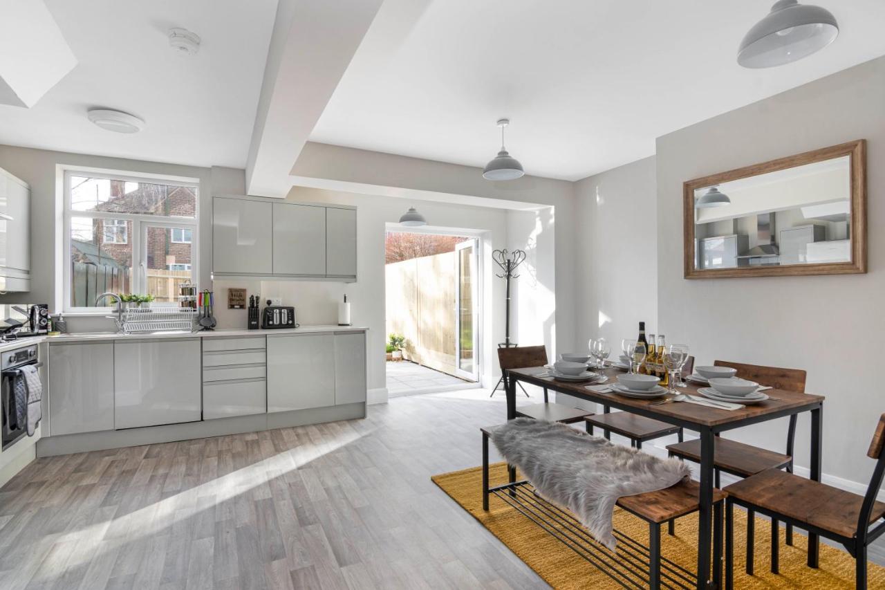 Spacious 3 Bed House, Netflix, Garden, Parking Southampton Exteriör bild