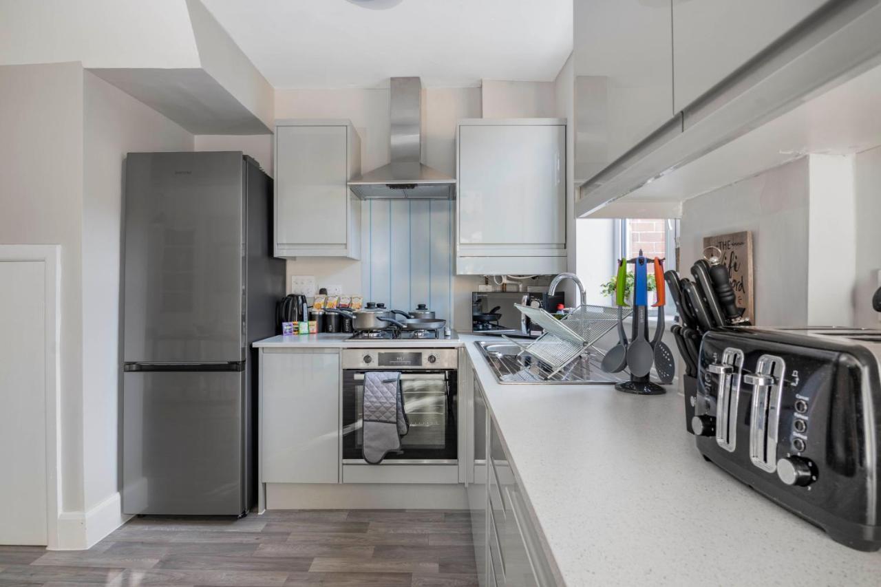 Spacious 3 Bed House, Netflix, Garden, Parking Southampton Exteriör bild