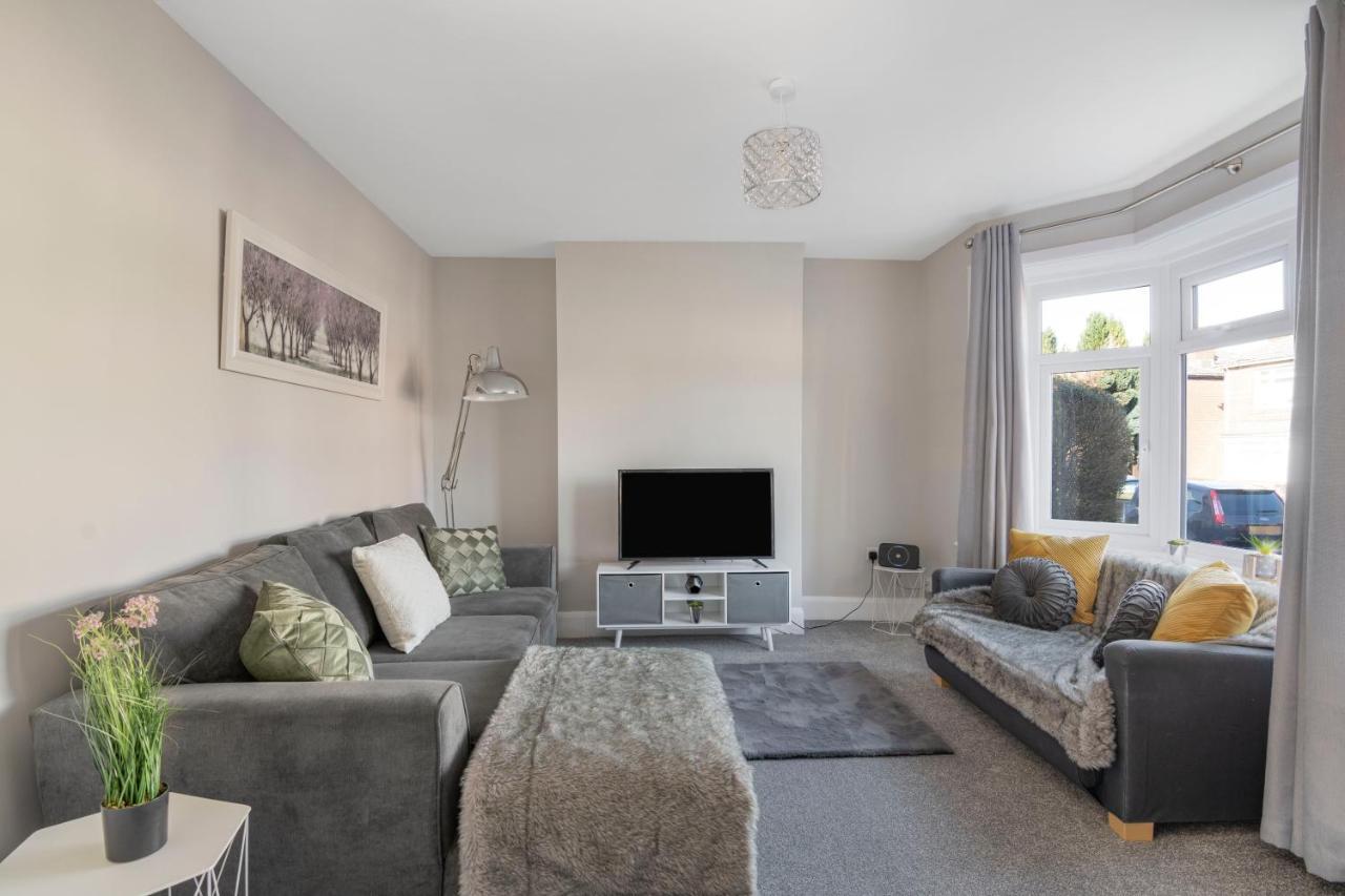 Spacious 3 Bed House, Netflix, Garden, Parking Southampton Exteriör bild