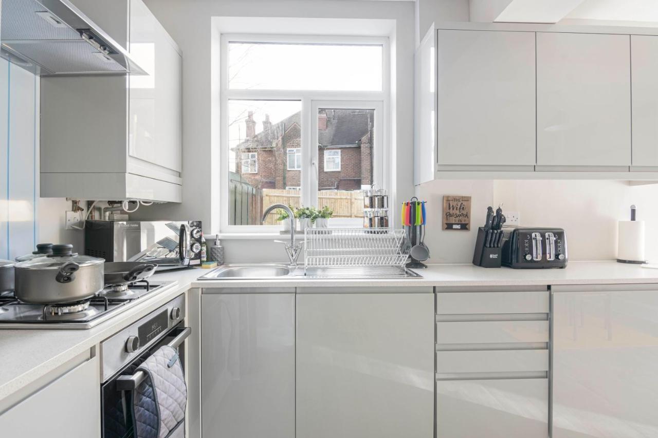 Spacious 3 Bed House, Netflix, Garden, Parking Southampton Exteriör bild