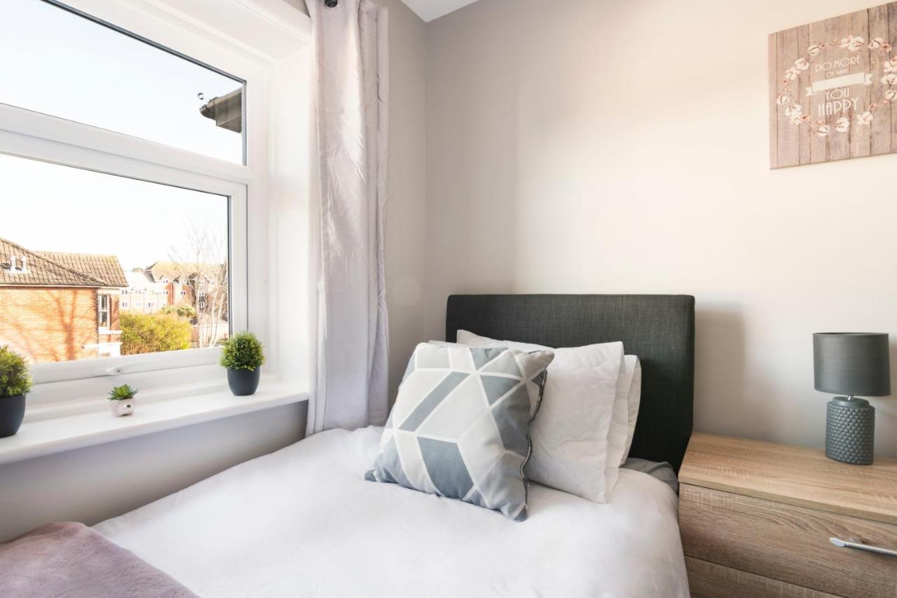Spacious 3 Bed House, Netflix, Garden, Parking Southampton Exteriör bild