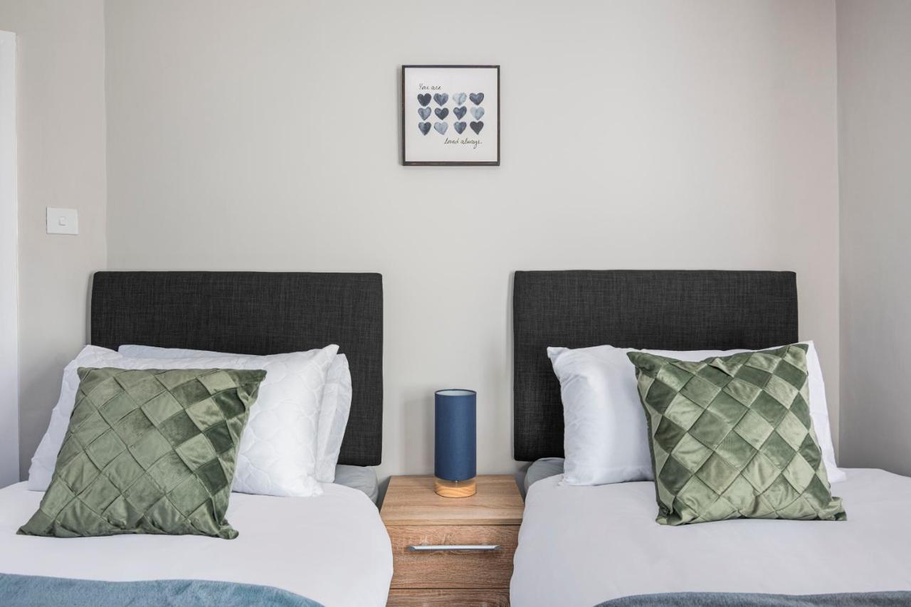 Spacious 3 Bed House, Netflix, Garden, Parking Southampton Exteriör bild