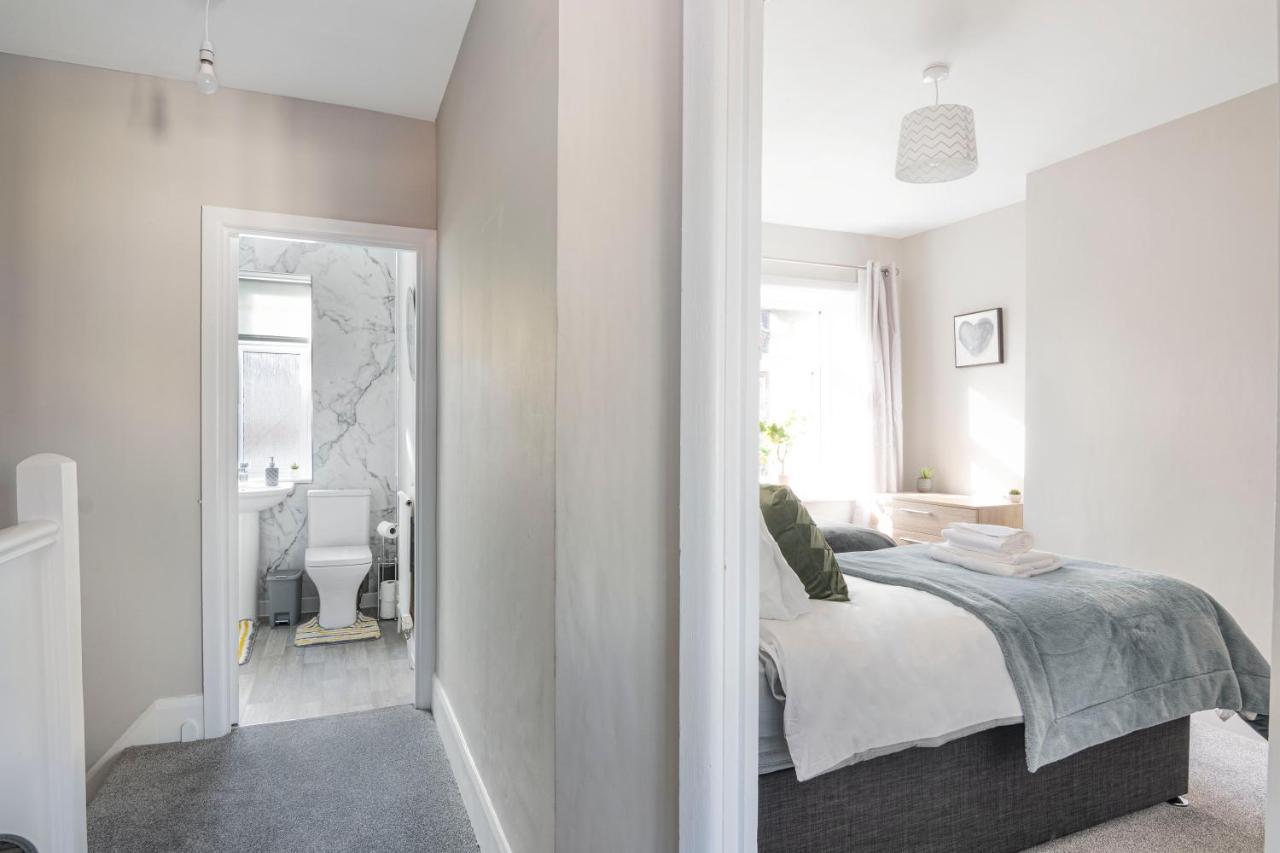 Spacious 3 Bed House, Netflix, Garden, Parking Southampton Exteriör bild